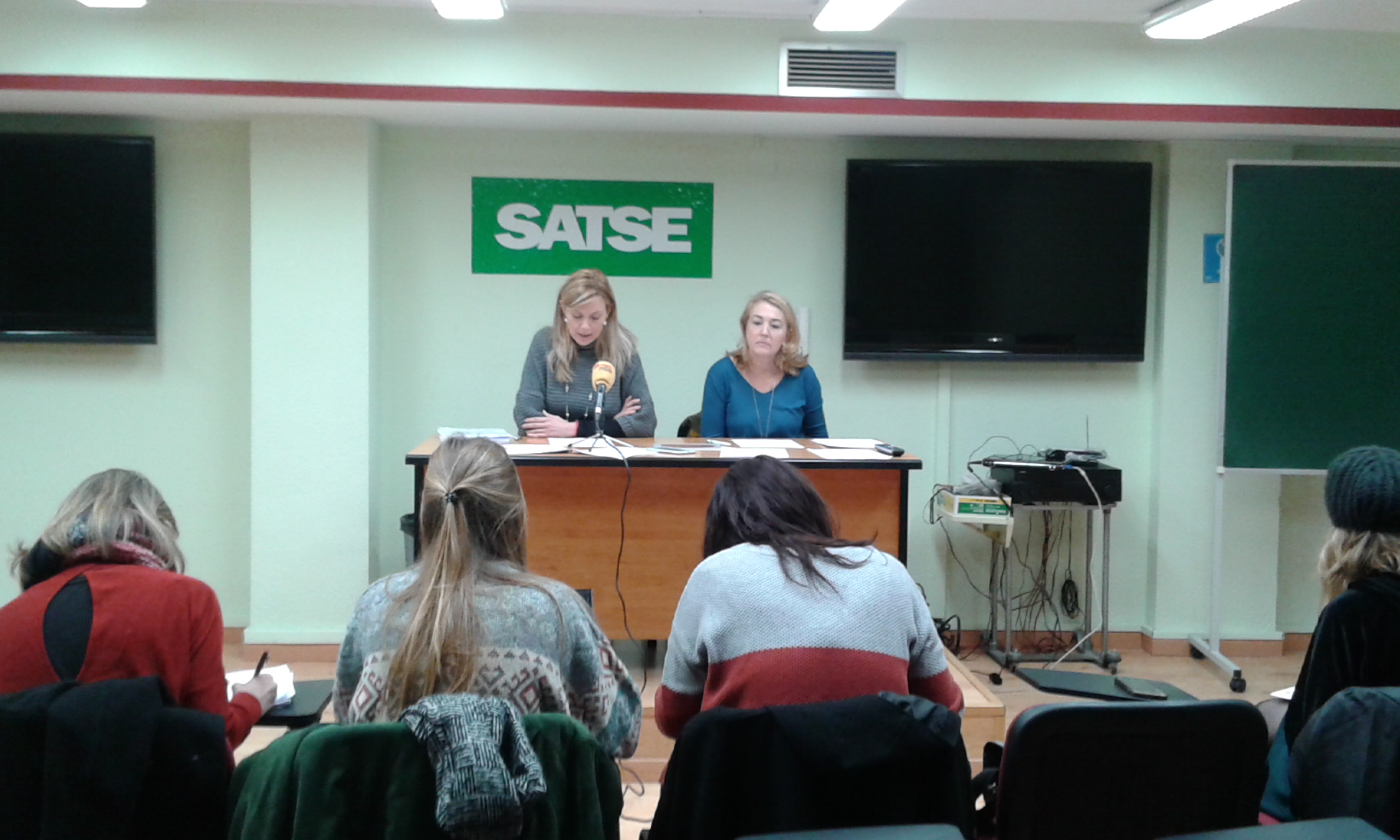 Rueda de prensa sobre el estudio del estrés en enfermería